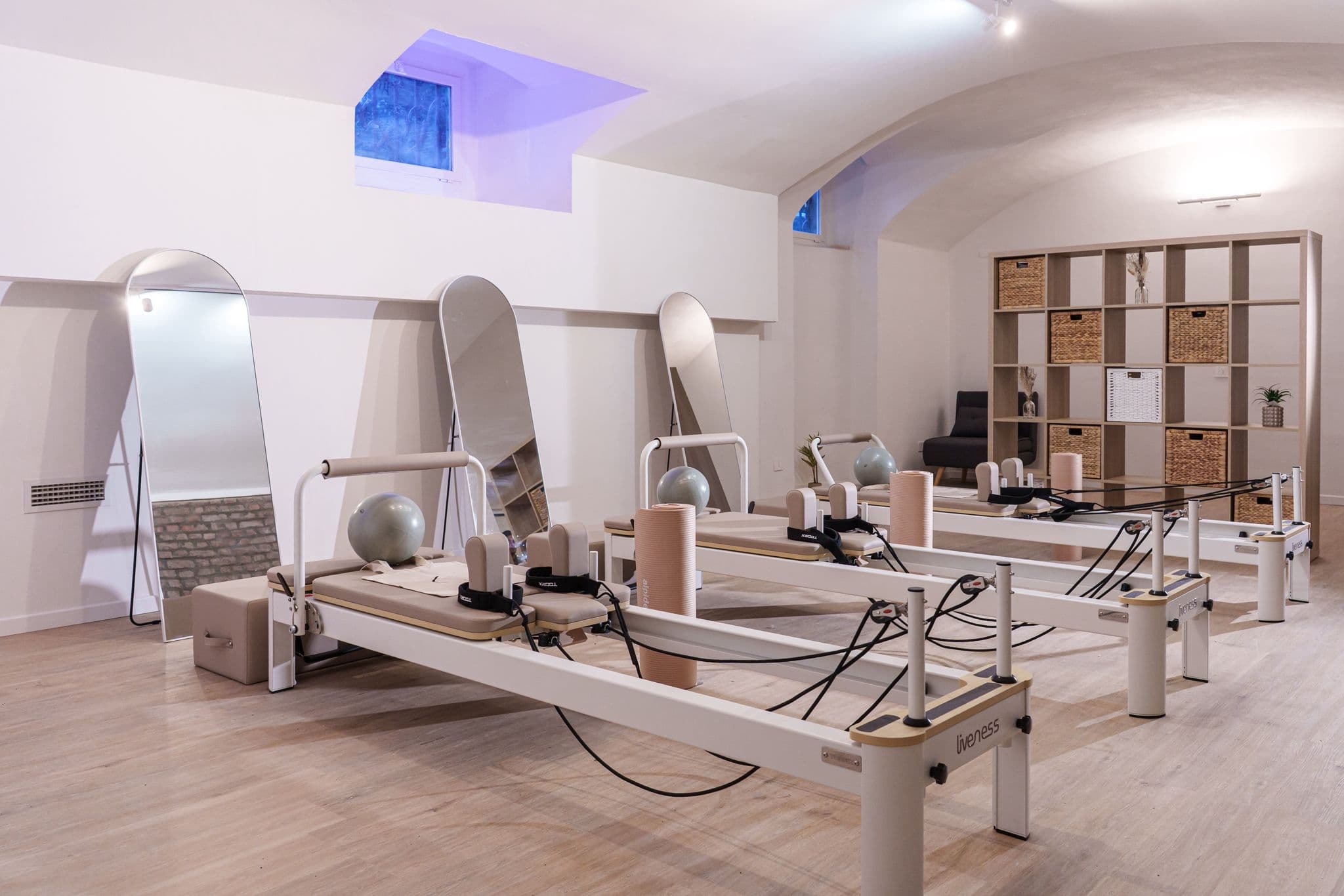 Studio Pilates KineLab Milano - Sala Reformer con attrezzature professionali